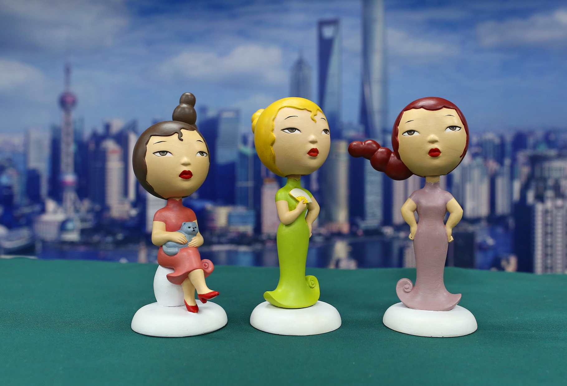 最受市场欢迎奖(二等奖)《上海小姐姐》车载摇头饰品_副本.jpg 最受市场欢迎奖(二等奖)《上海小姐姐》车载摇头饰品_副本.jpg