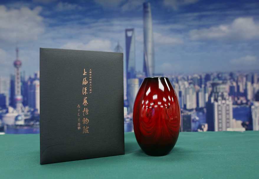 大漆木胎《风生水起》,获奖企业:上海漆艺博物馆_副本.jpg 大漆木胎《风生水起》,获奖企业:上海漆艺博物馆_副本.jpg